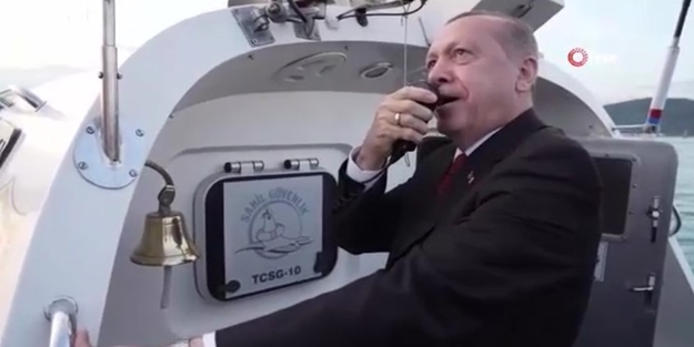 O görüntüler paylaşım rekorları kırıyor! Erdoğan Fatih'i Karadeniz'e böyle uğurlamıştı