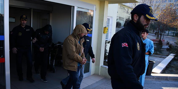 O iki canlı bomba tutuklandı