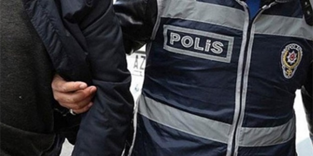 O iki kaymakama gözaltı