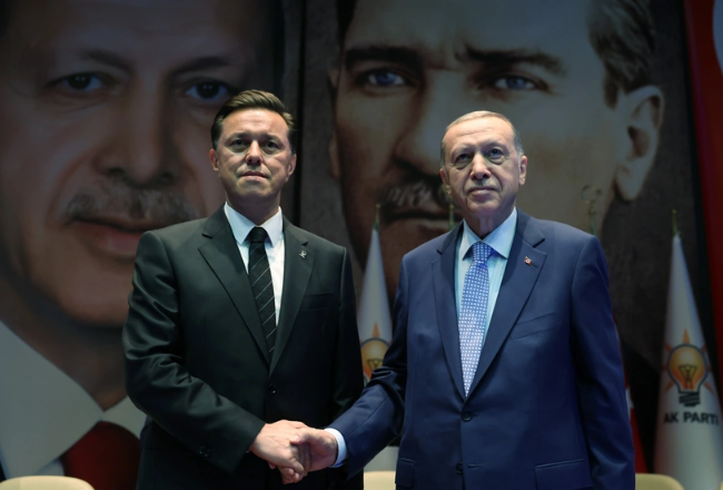 O il karıştı! CHP'de iç savaş... Anketlerde AK Parti öne geçti