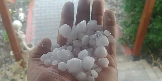 Misket büyüklüğünde dolu yağdı