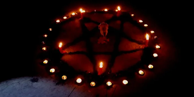 O ilde satanist paniği! Sürekli arıyorlar