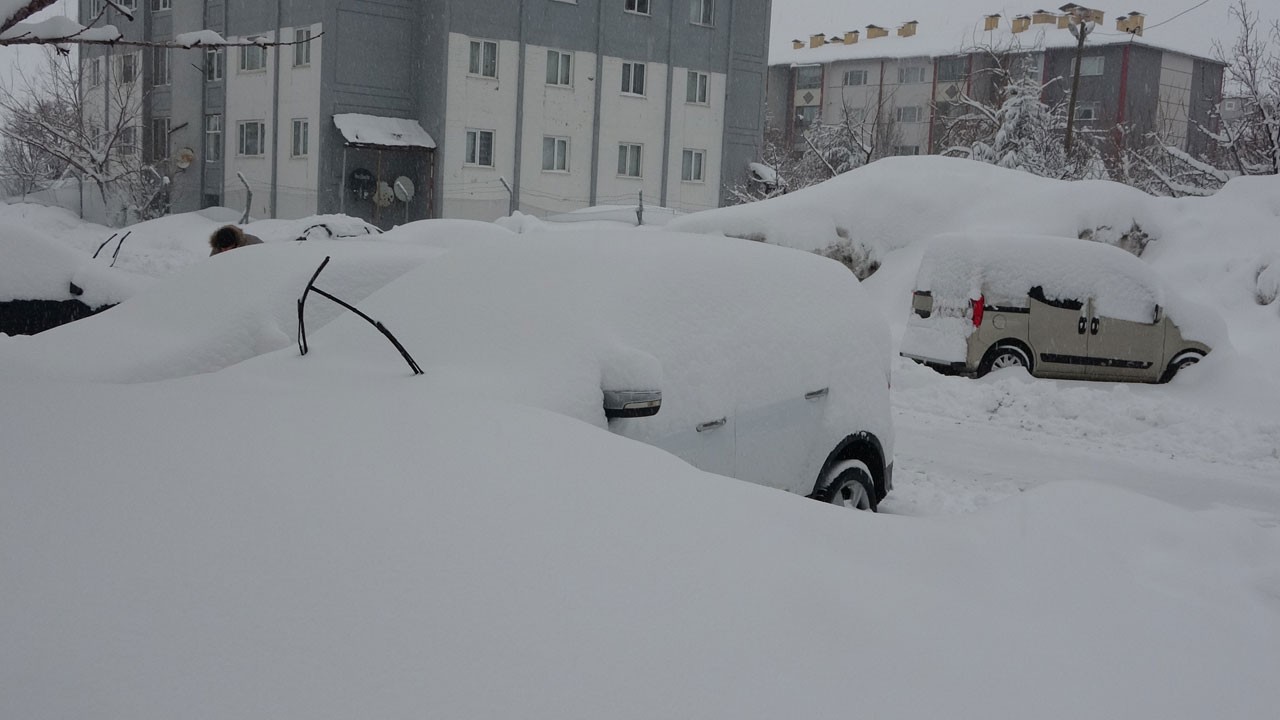 O ilimiz beyaza büründü! 288 köy yolu ulaşıma kapandı