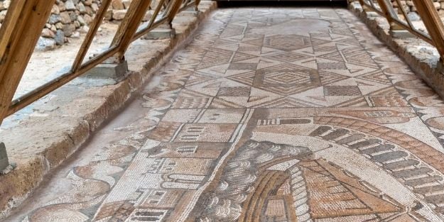 O ilimizde bulunan 2800 yıllık Kelenderis Mozaiği