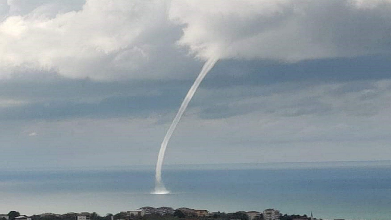 O ilimizde devasa hortum paniği