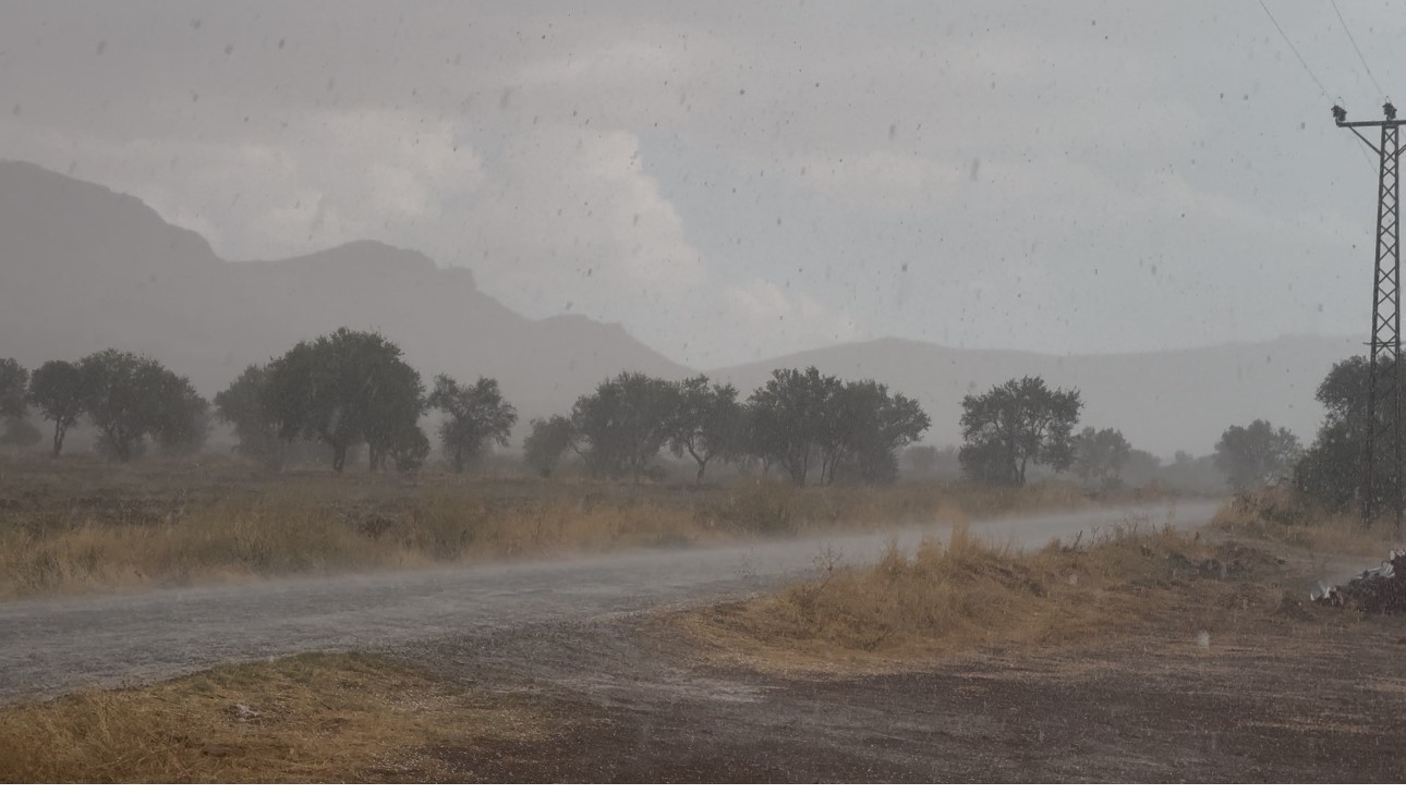 O ilimizde dolu yağdı