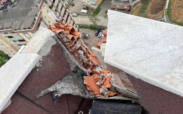 O ilimizde eve yıldırım düştü