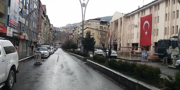 O ilimizde eylem ve etkinlikler 15 günlük yasaklandı