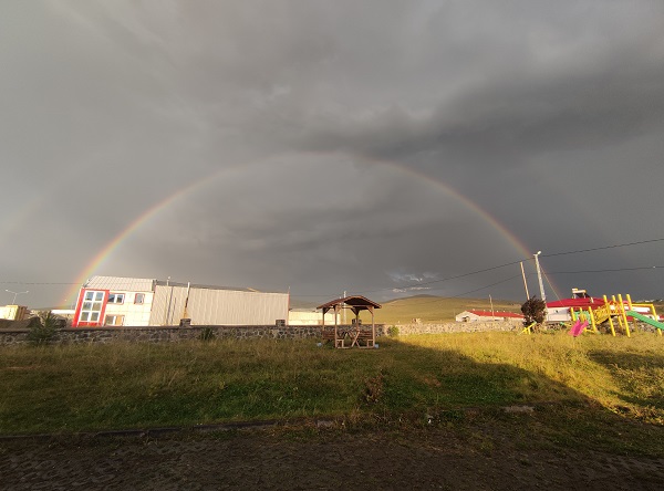 O ilimizde gökkuşağı sürprizi