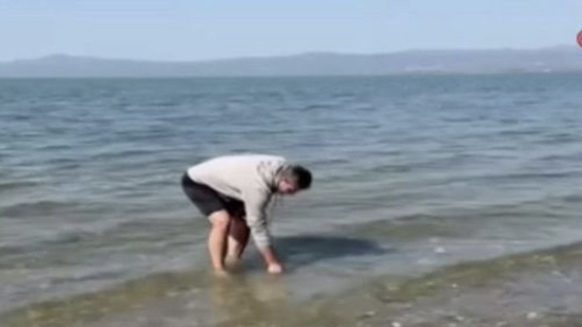 O ilimizde gölde temizlik yaparken servet buldu! Çıldırtan rakam! Tamı tamına 2 bin yıllık