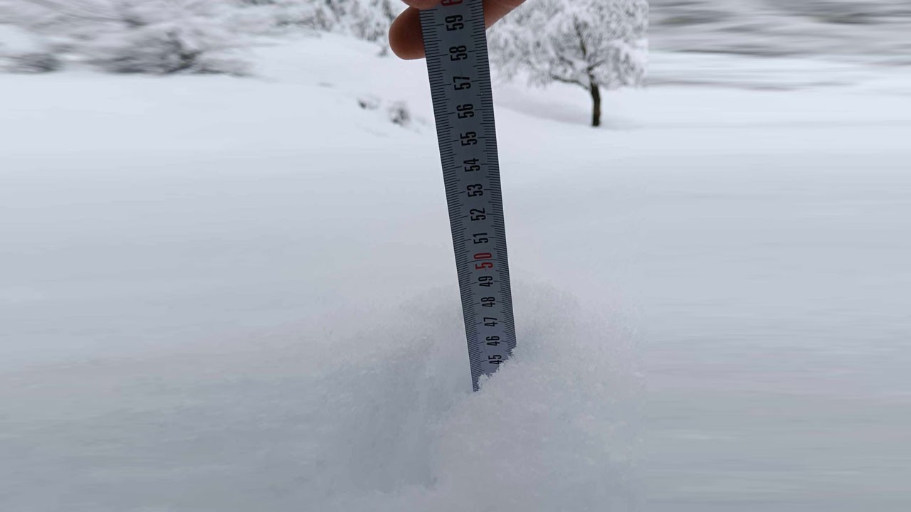 O ilimizde kar kalınlığı 45 santimetreyi aştı