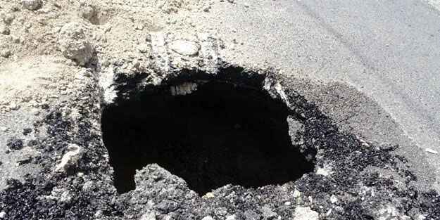 O ilimizde korkutan olay: Yolda çökme meydana geldi! Gören herkesi şaşırttı