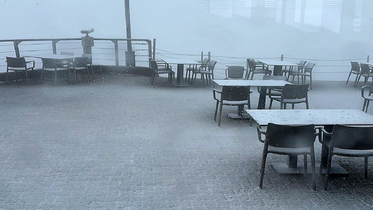 O ilimizde mevsimin ilk karı düştü