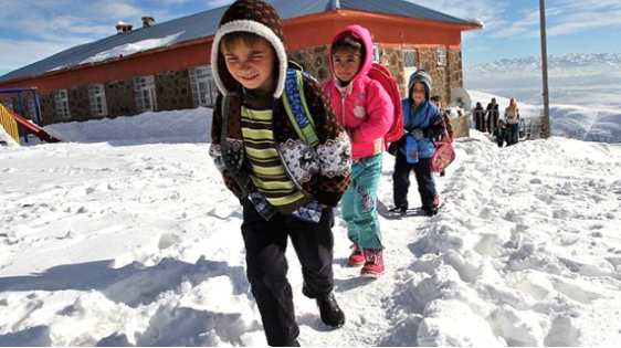 O ilimizde okullara kar tatili