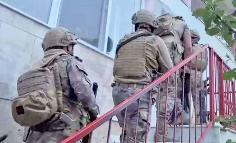 O ilimizde tefecilere operasyon: 14 şüpheli gözaltında