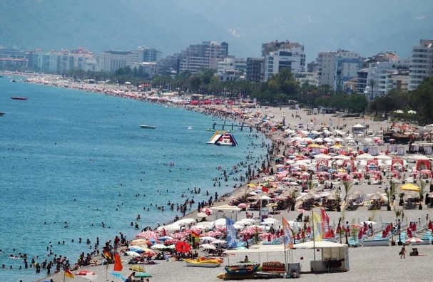 O ilimizde turist sayısında rekor artış! Ağustos ayında 10 milyonu geçti