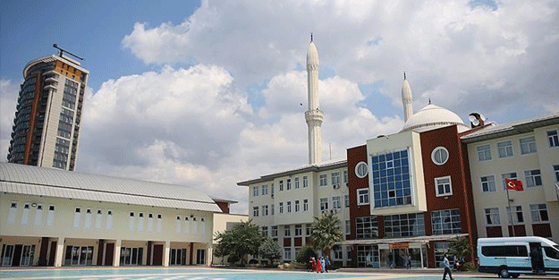 O imam hatipten 4 öğrenci Manchester, Leeds ve Aalto Üniversitelerine geçti