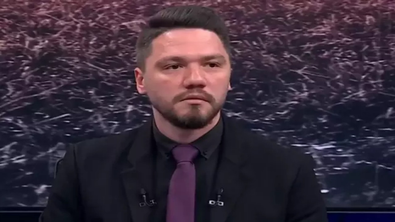 O isim, A Spor canlı yayınında depreme yakalandı! Besmele çekip bakın ne yaptı