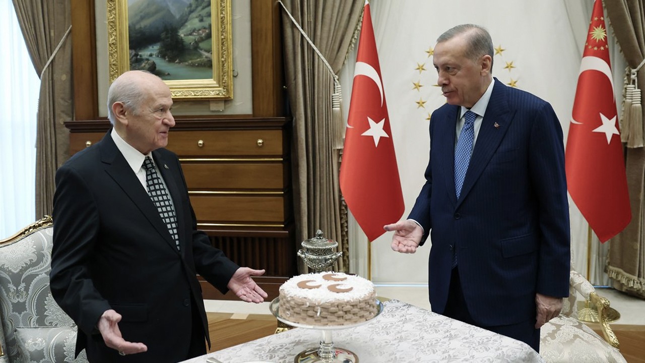 O isim, "Kesinleşti" deyip canlı yayında duyurdu! O üç büyük şehir MHP'ye bırakılacak