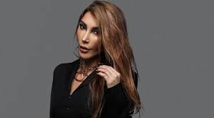 O isim patladı! Geri zekâlı ve eğitimsiz mahalle karıları