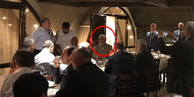 O ismi büyükelçi sofrasında gören İsrail kudurdu!