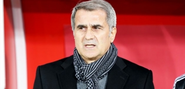 'O kadar hata yaptı, bir de gülüyor'