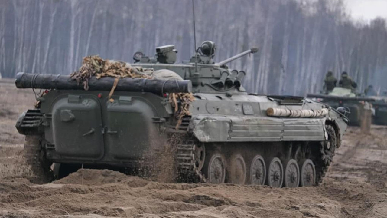 O komutanla ilgili şok iddia: Kendi askerleri tankla...