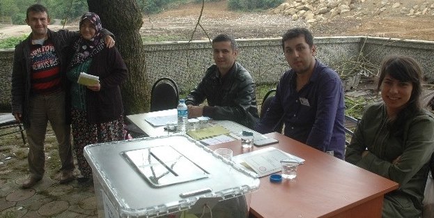 O köyde ev yok ama seçim sandığı var