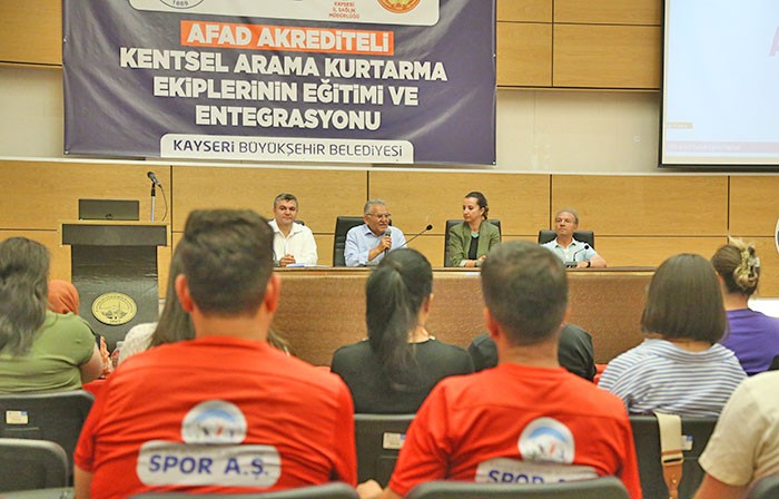 O kursiyerler, belediye iştiraki Spor A.Ş.'nin personeli oldu