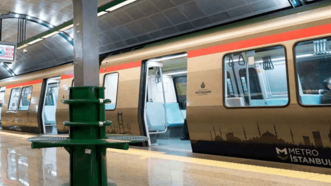 O metro hattını kullanacaklar dikkat: Bir vatandaş intihar girişiminde bulundu, seferler ertelendi!