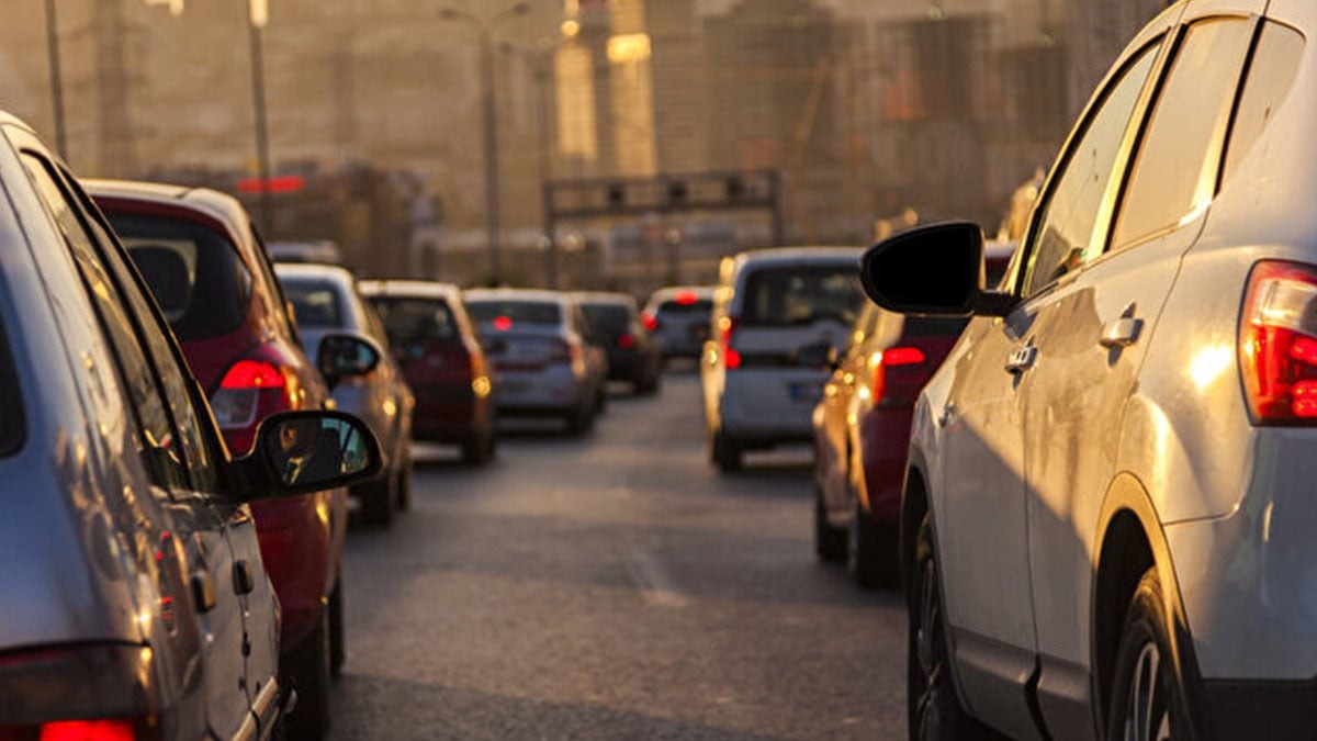 O model aracı olanlar dikkat! 8 otomobil alev topuna dönmüştü! "Hemen en yakın servise başvurun" diye açıklama yaptılar