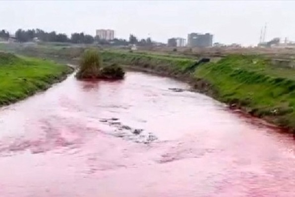 O nehrin rengi birden kırmızıya döndü!