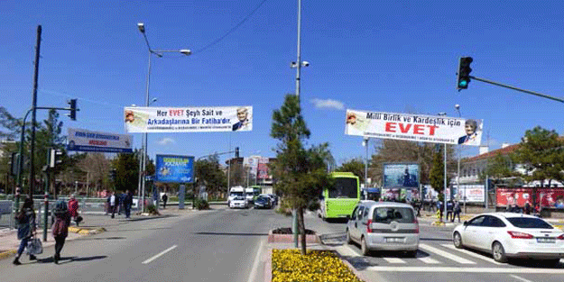 O pankarta AK Parti’den açıklama: Bizimle alakası yok!