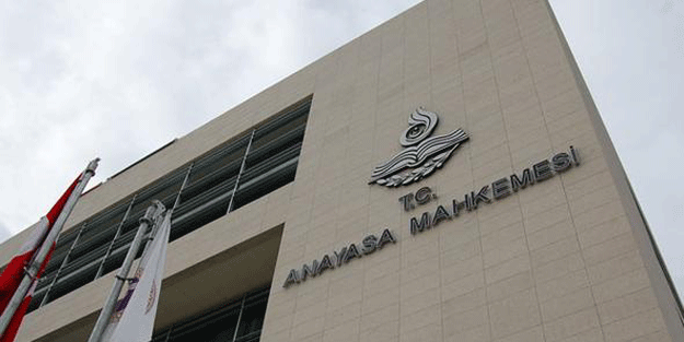 O parti Anayasa Mahkemesi’nin kararı ile kapatıldı