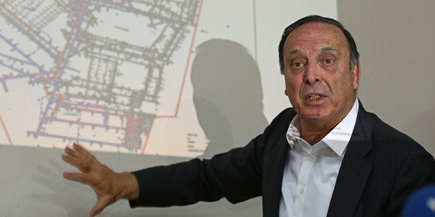 ‘O patronu iç ve dış güçler koruyor’