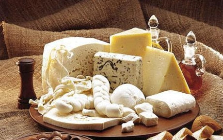 O peynirler marketlerden acil olarak toplatılıyor! Zararlı madde tespit edildi...