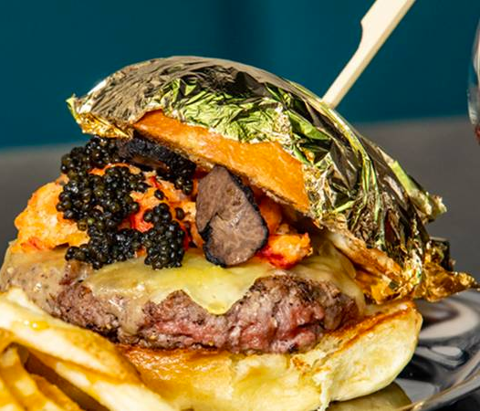 O restoranda hamburgerin fiyatını görenler şok oldu! Bu bir şaka mı