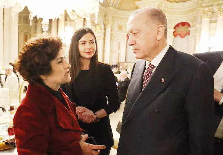 O şarkıcı bakın niçin 