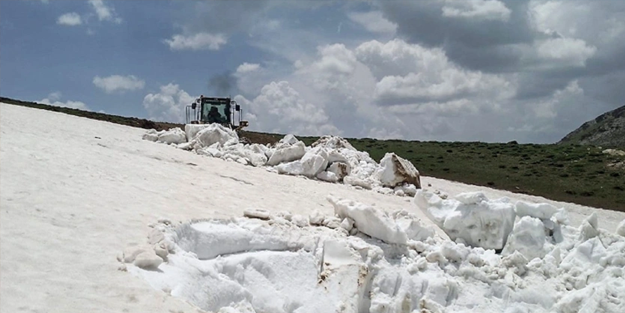 O şehirde haziran ayında karla mücadele devam ediyor!