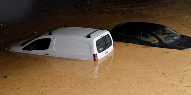 O şehirde sağanak yağış taşkınlara yol açtı