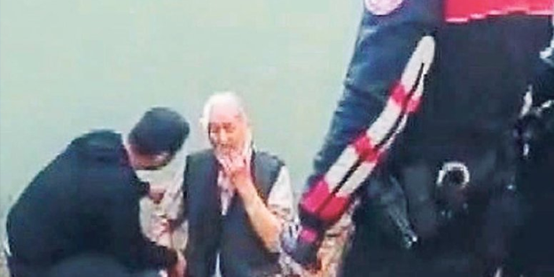 O şehirde yaşlı çifti sopalarla dövdüler!