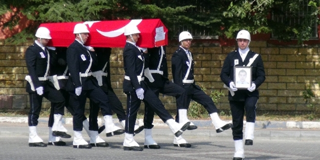 O şehit babası üzülmesin diye bakın ne demiş?