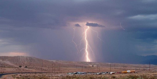 O şehre yıldırım düştü, 27 koyun telef oldu!
