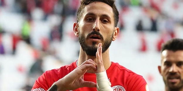 O şerefsiz şimdi Tüpraş Stadı'na gelecek! Gel bakalım Koç'um senin ifadeni Beşiktaş alacak!