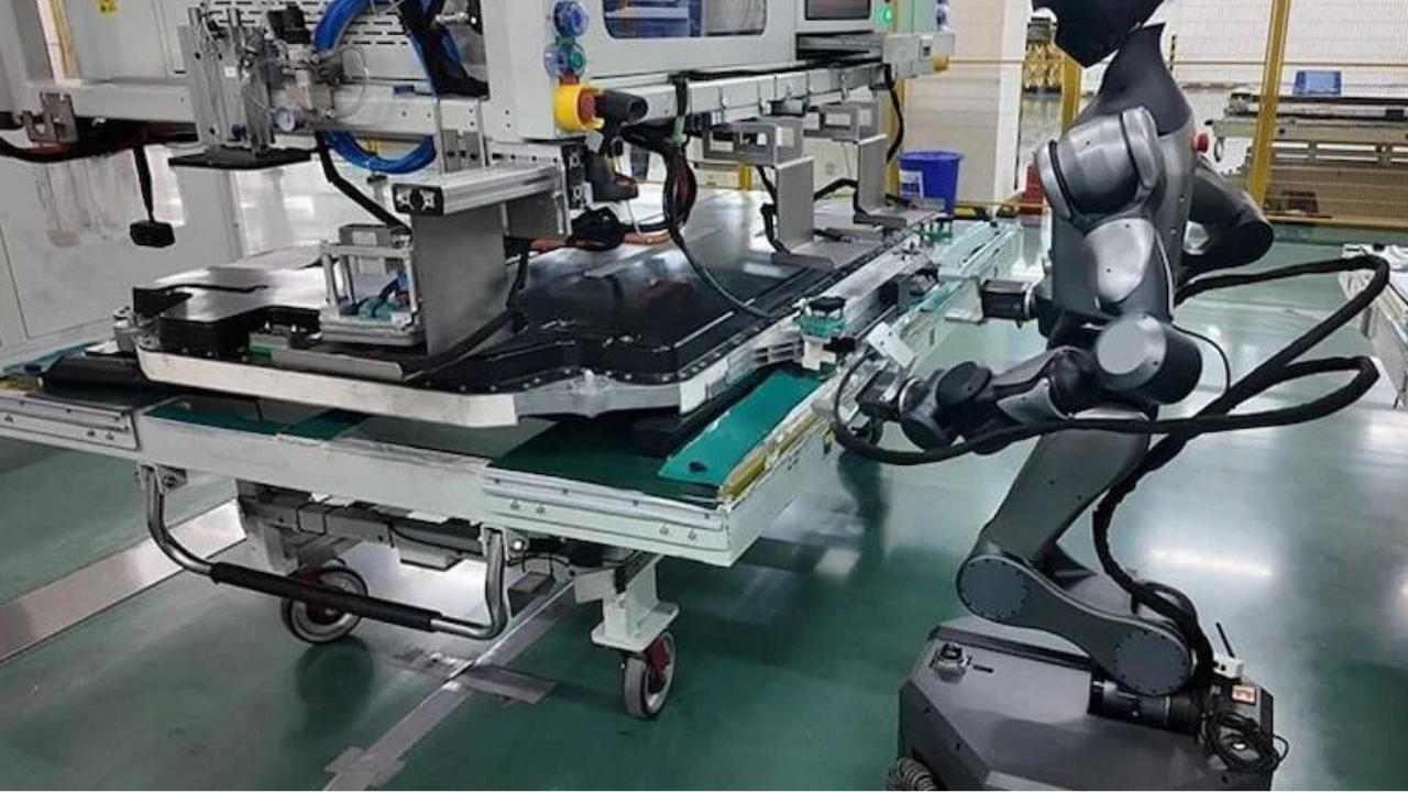 O şirket bir ilke imza attı: Fabrikasında robotları çalıştıracak