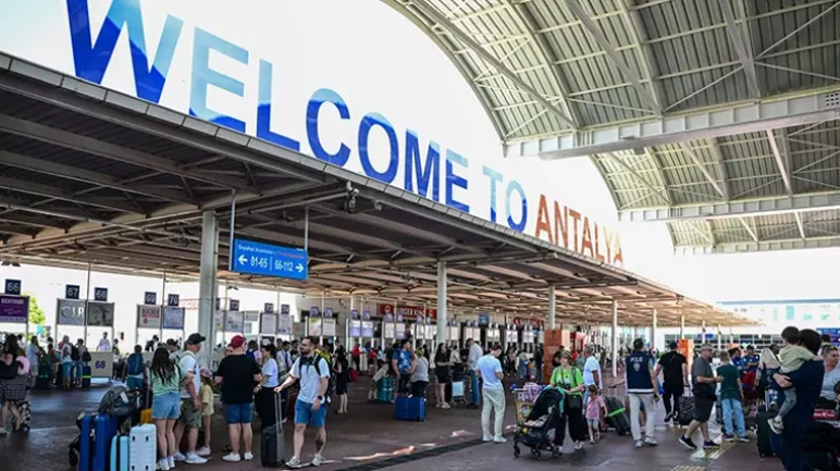 O üç ülke Antalya’yı parselledi! Bakan Nuri Ersoy’dan açıklama