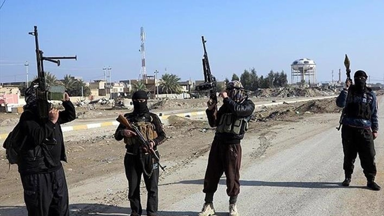 O ülke çalkalanıyor! Askeri üsse saldırı: Onlarca ölü var