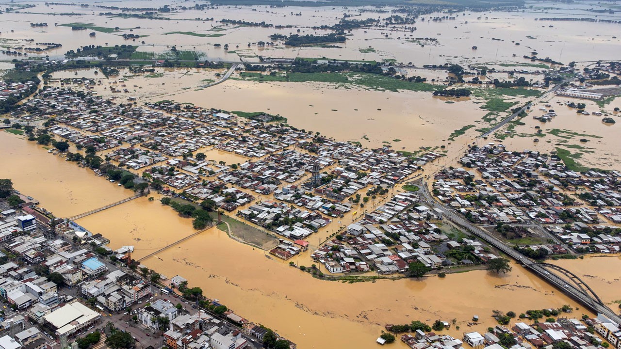 O &uuml;lke felaketi yaşıyor! Can kaybı artıyor