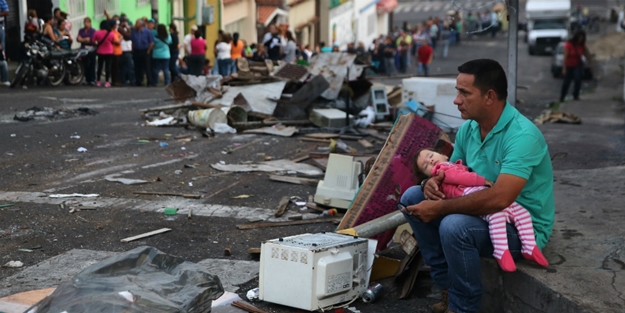 O ülke iflasın eşiğinde…Yemek paraları bile yok!