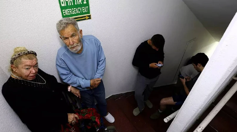 O ülke İsrail’i tir tir titretiyor! Fırlatılan füzeler nedeniyle İsrail geceyi sığınaklarda geçirdi